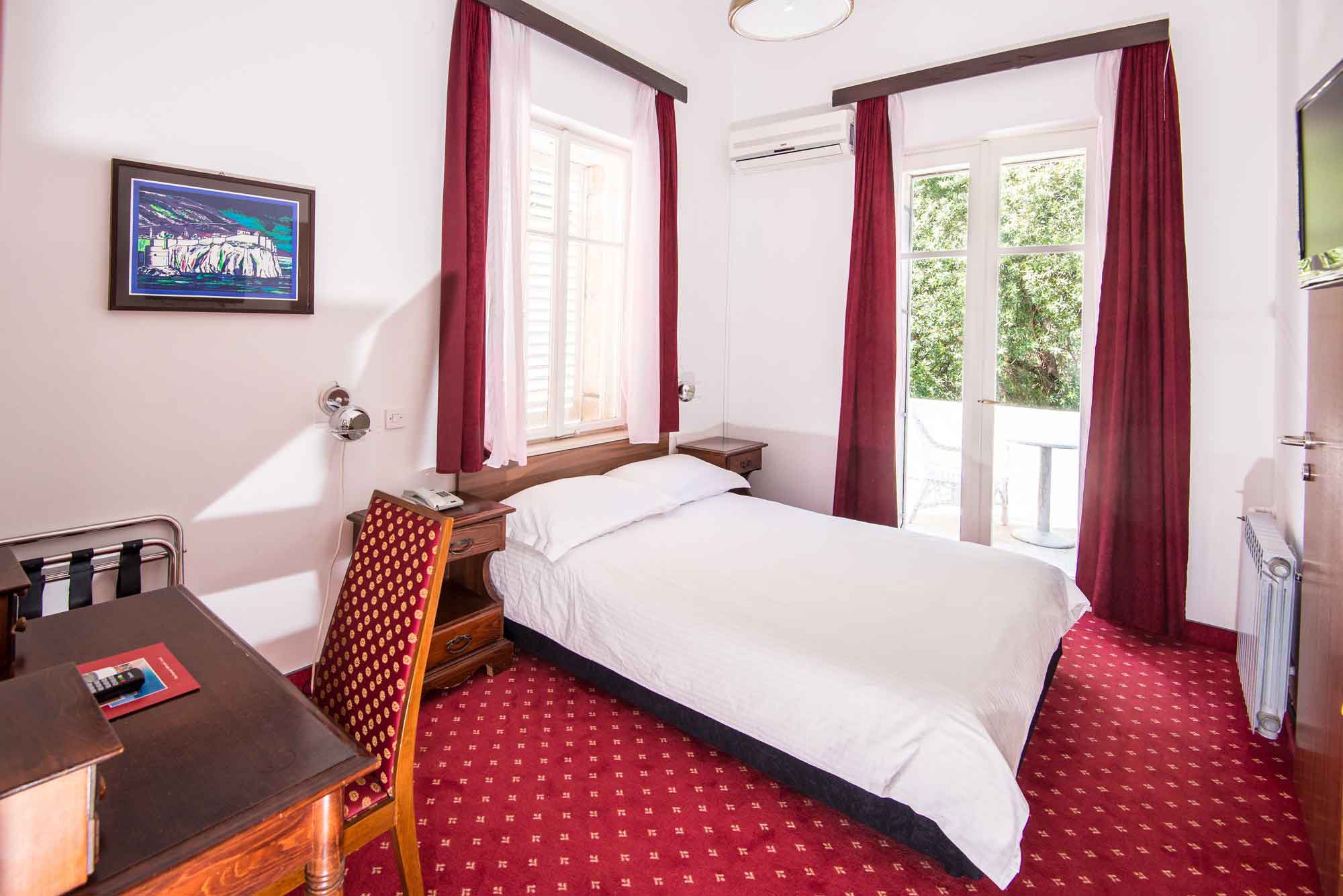 Croatie pas cher, séjour à Dubrovnik, hôtel en bord de mer