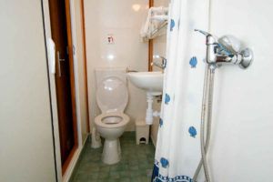 mini croisière dubrovnik, Bateau Otac Nikola en Croatie, salle de bain