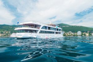 bemextours-yacht-infinity-02