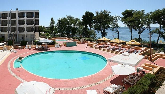 Hôtel Kolovare 4* à Zadar - piscine