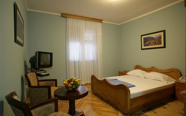 Htl Marija2 Kotor chambre